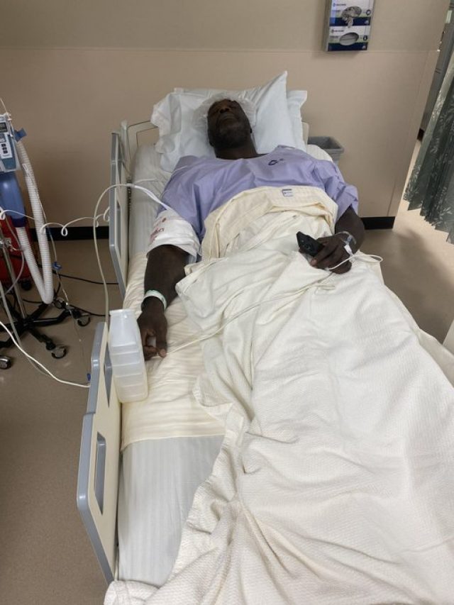 shaquille oneal hip surgery hospital photo